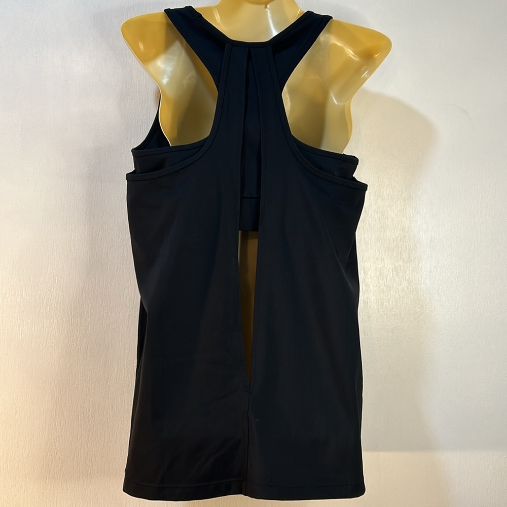 ANYAGEACTIVEWEAR SPORT TANK TOP WITH SPORT BRA SIZE XL BLACK  OPENING AT BACK
